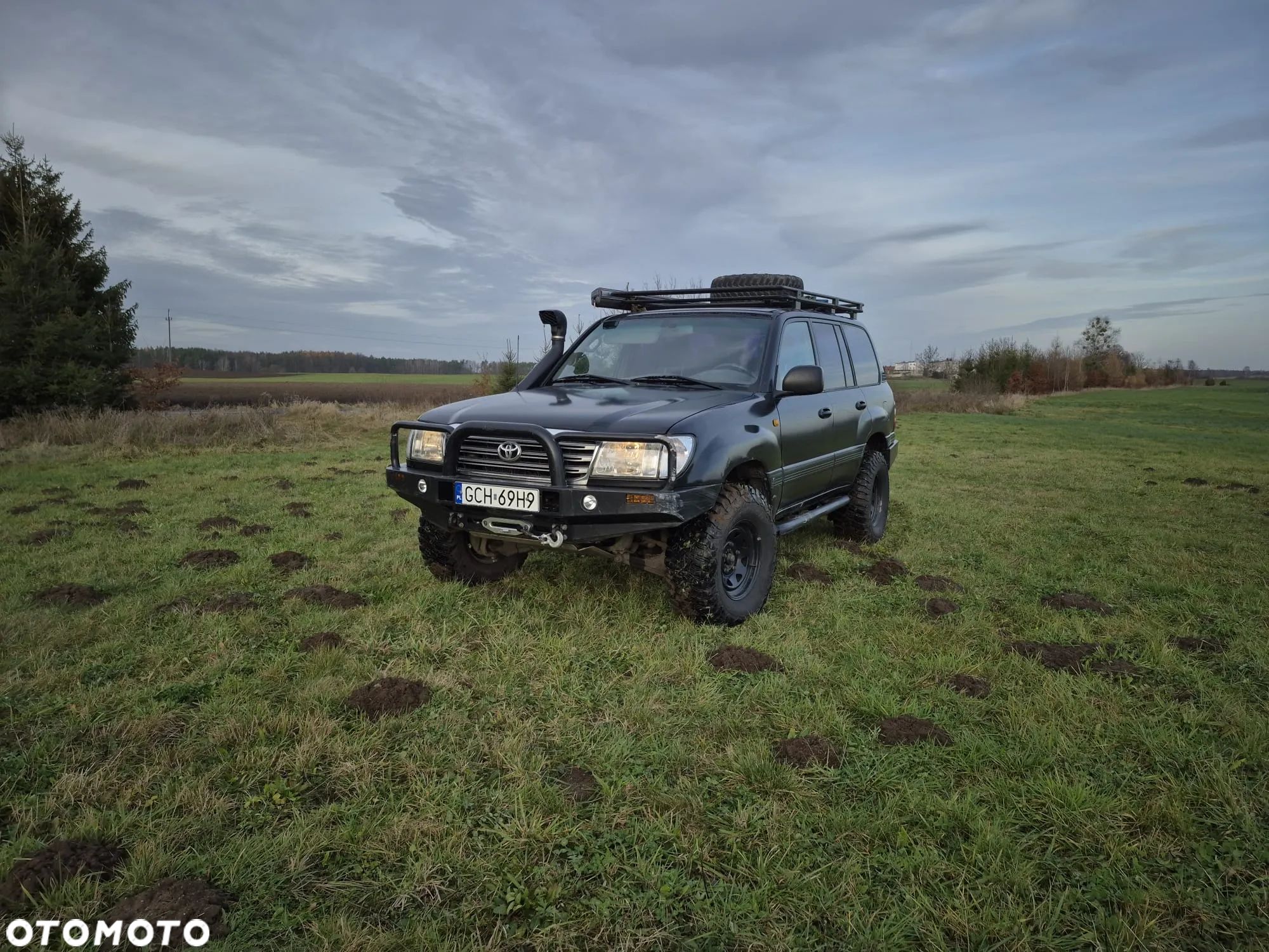 Toyota Land Cruiser - 1