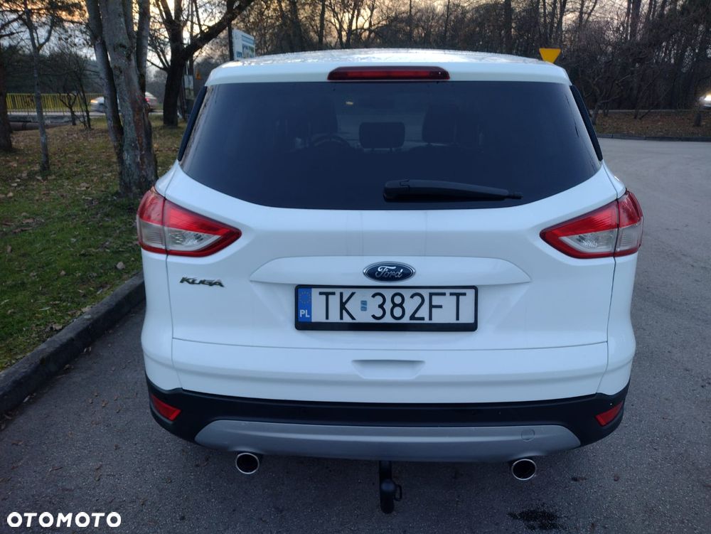 Ford Kuga 2.0 TDCi 2x4 Titanium - 14