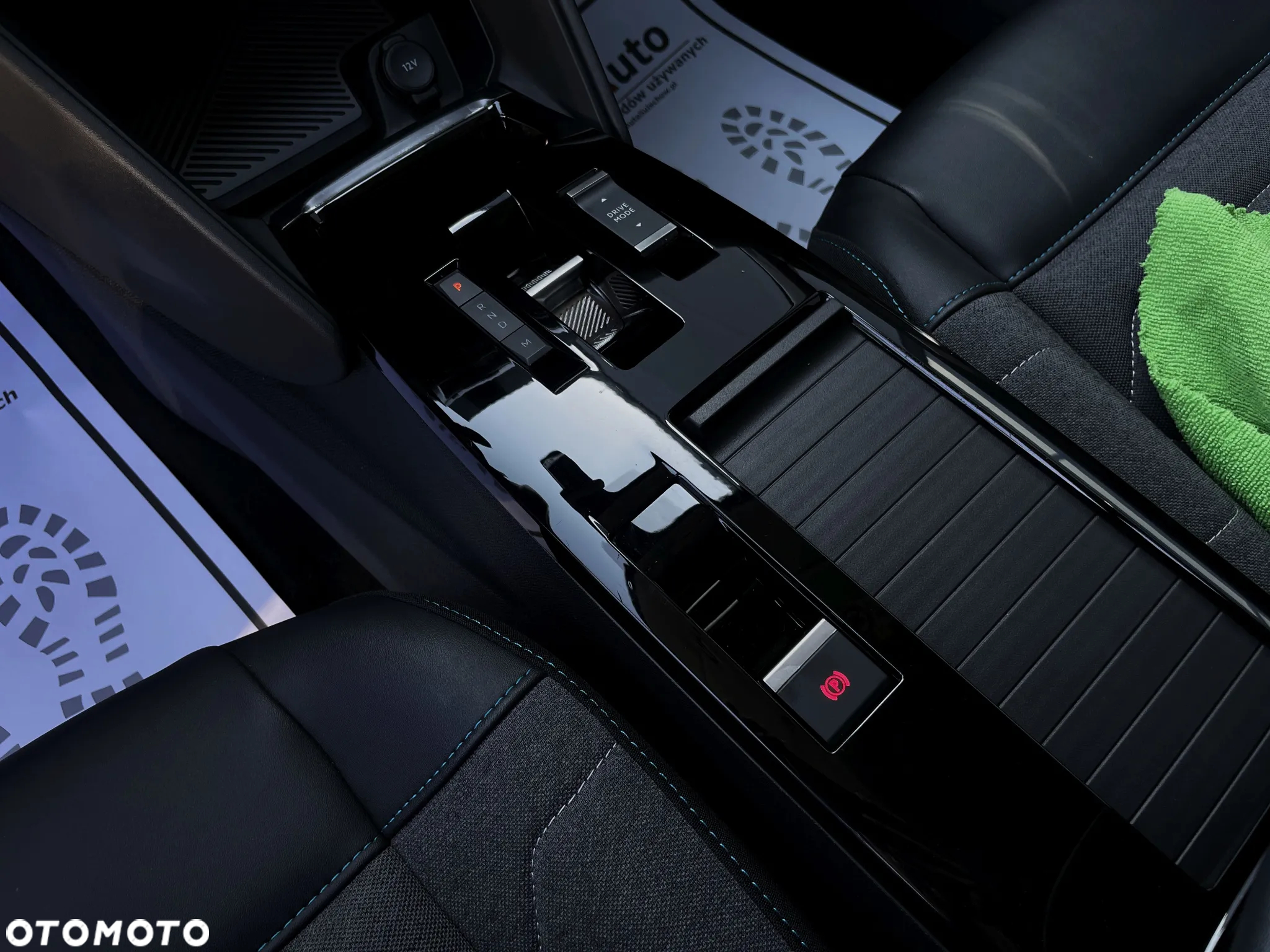 Citroën C4 PureTech 130 Stop&Start EAT8 SHINE - 30