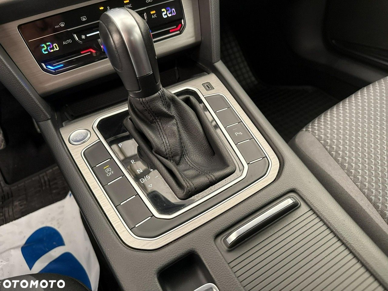 Volkswagen Passat - 16