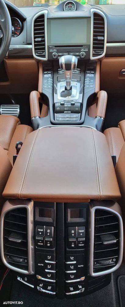 Porsche Cayenne 3.6 L GTS - 13