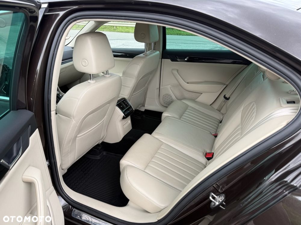 Skoda Superb 2.0 TDI L&K DSG - 8