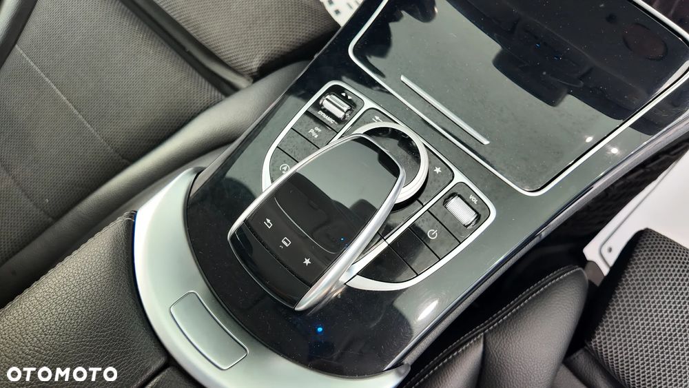 Mercedes-Benz Klasa C 200 7G-TRONIC - 37