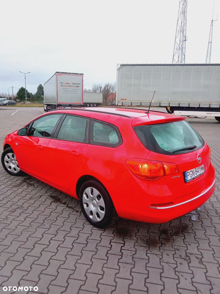 Opel Astra 1.6 Essentia - 5