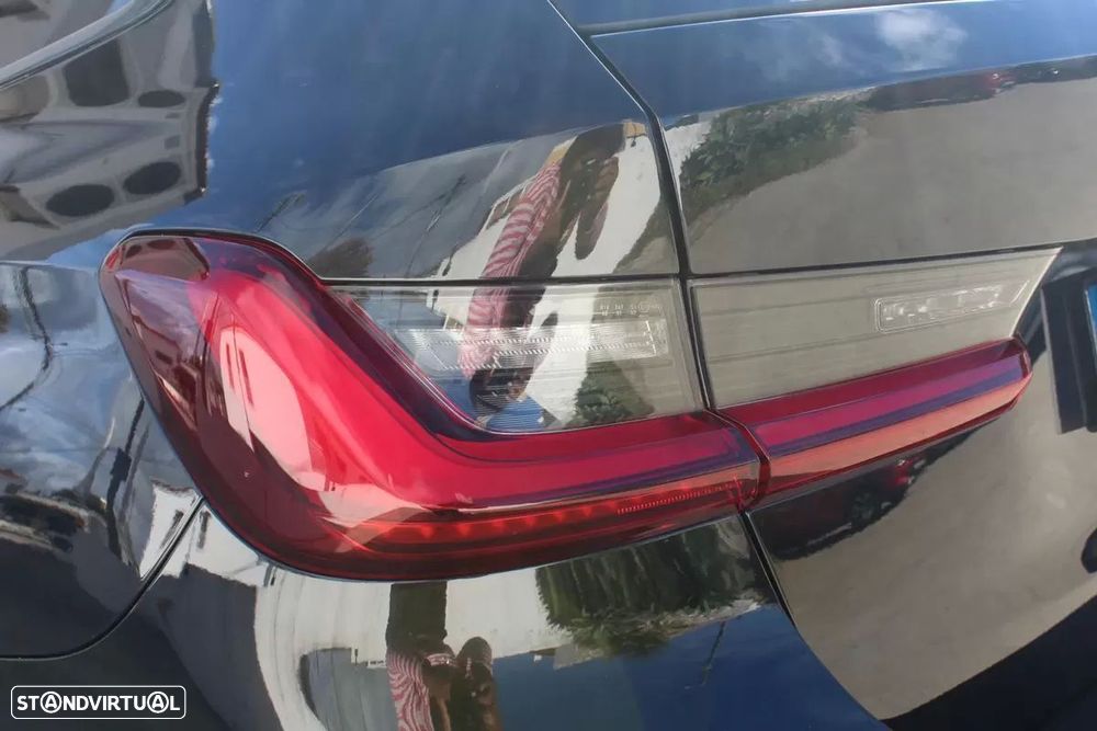 BMW 330 e Touring Aut. M Sport - 11