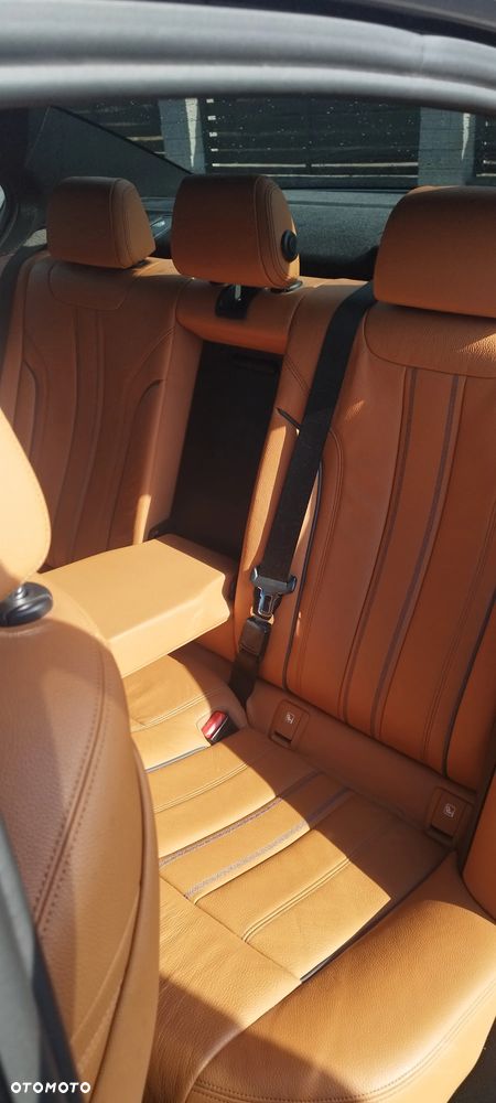 BMW Seria 5 520d M Sport - 15