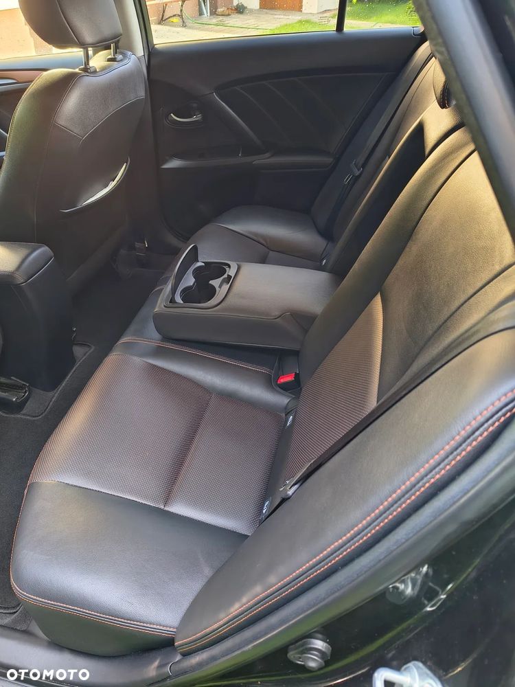 Toyota Avensis 1.8 Premium - 24