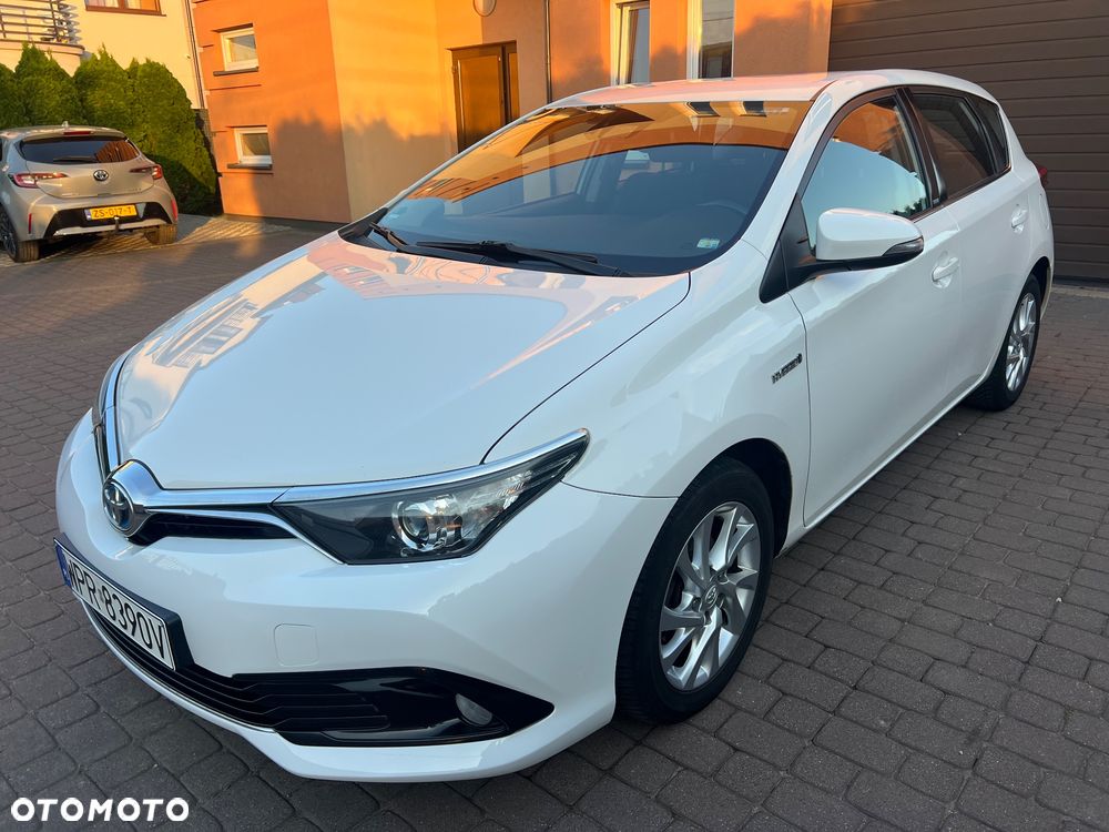 Toyota Auris 1.8 HSD Sol - 6