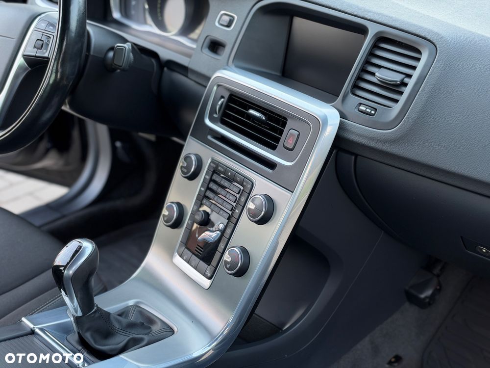 Volvo S60 D4 Momentum - 28