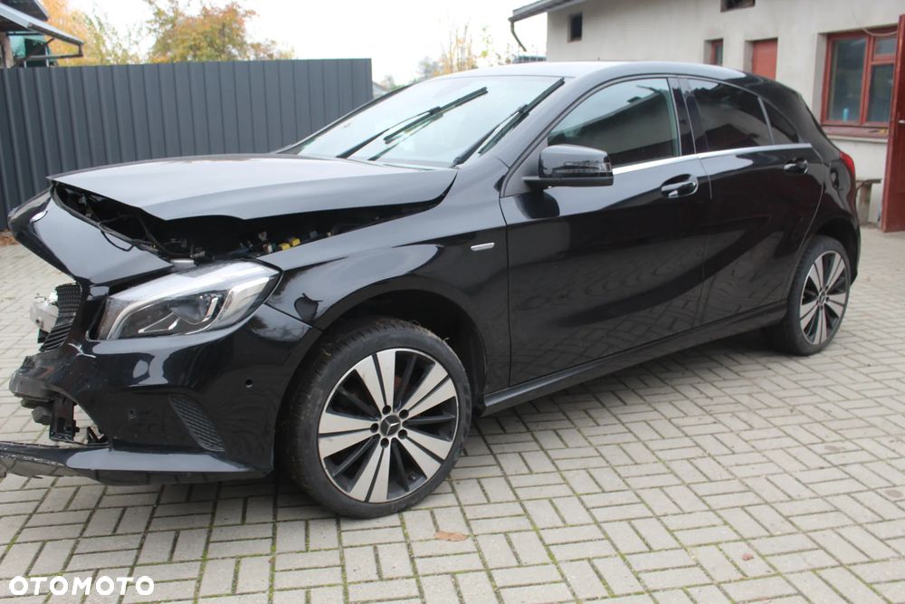 Mercedes-Benz A-Class 2016 photo 3