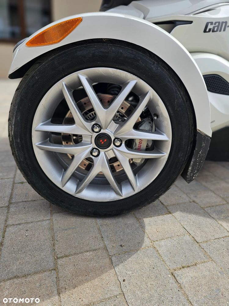 Can-Am Spyder - 6
