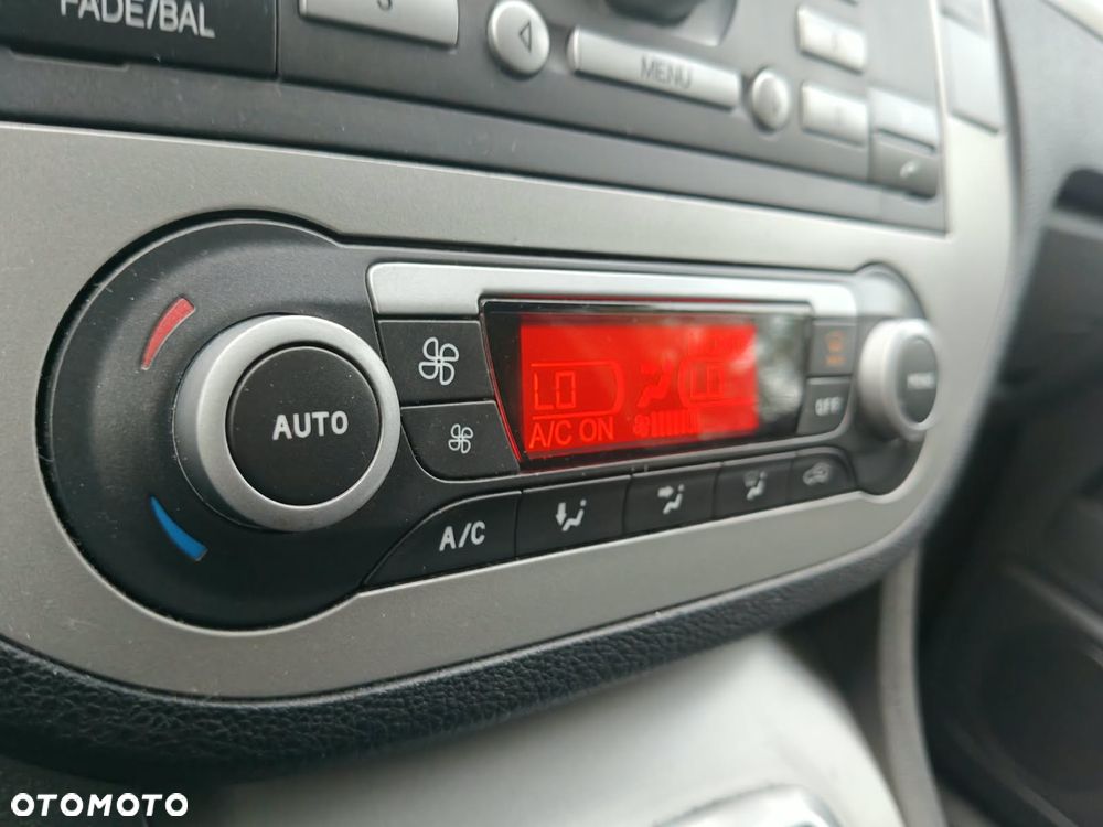 Ford C-MAX 1.6 TDCi DPF Ambiente - 12