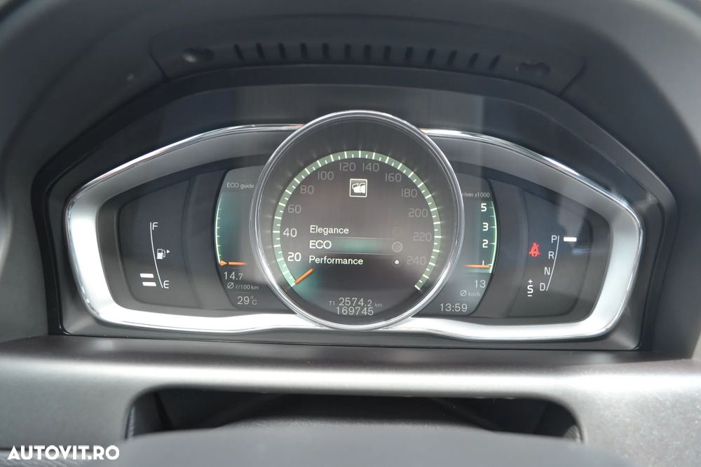 Volvo XC 60 D4 AWD Geartronic Summum - 16