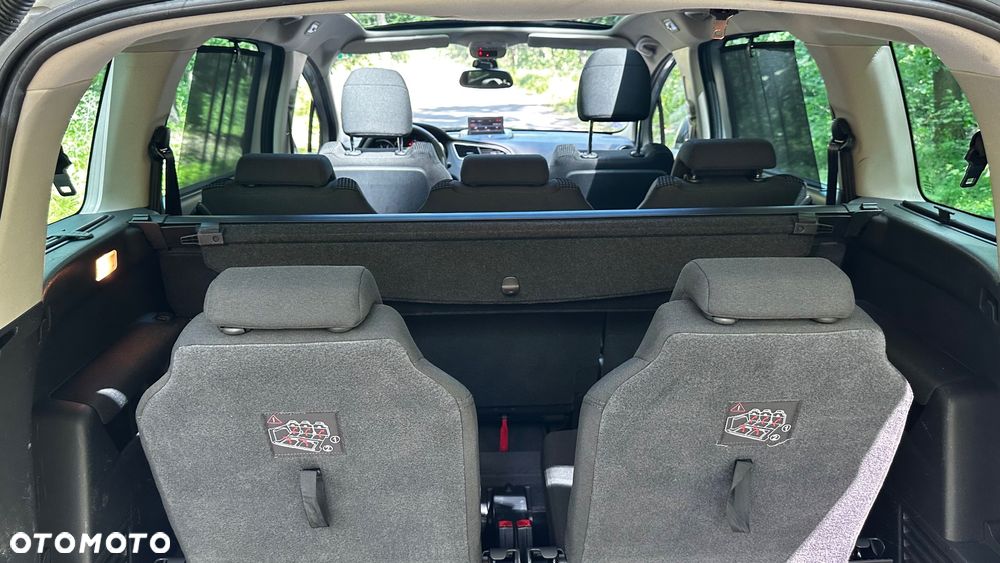 Peugeot 5008 1.6 THP Family 7os - 13