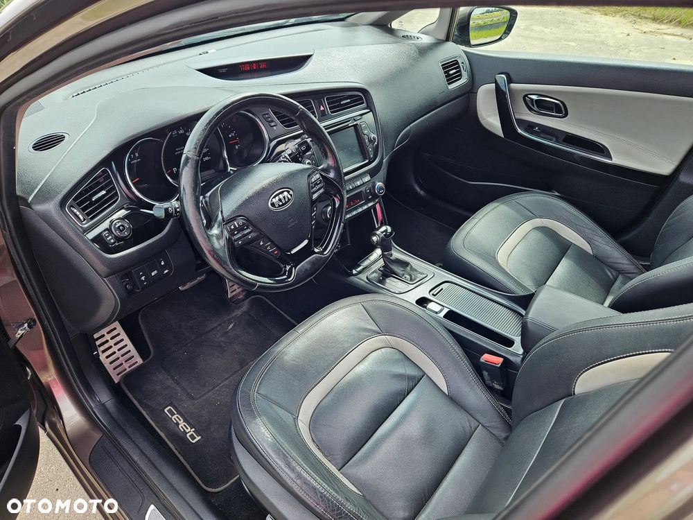 Kia Ceed 1.6 GDI DCT Platinum Edition - 8