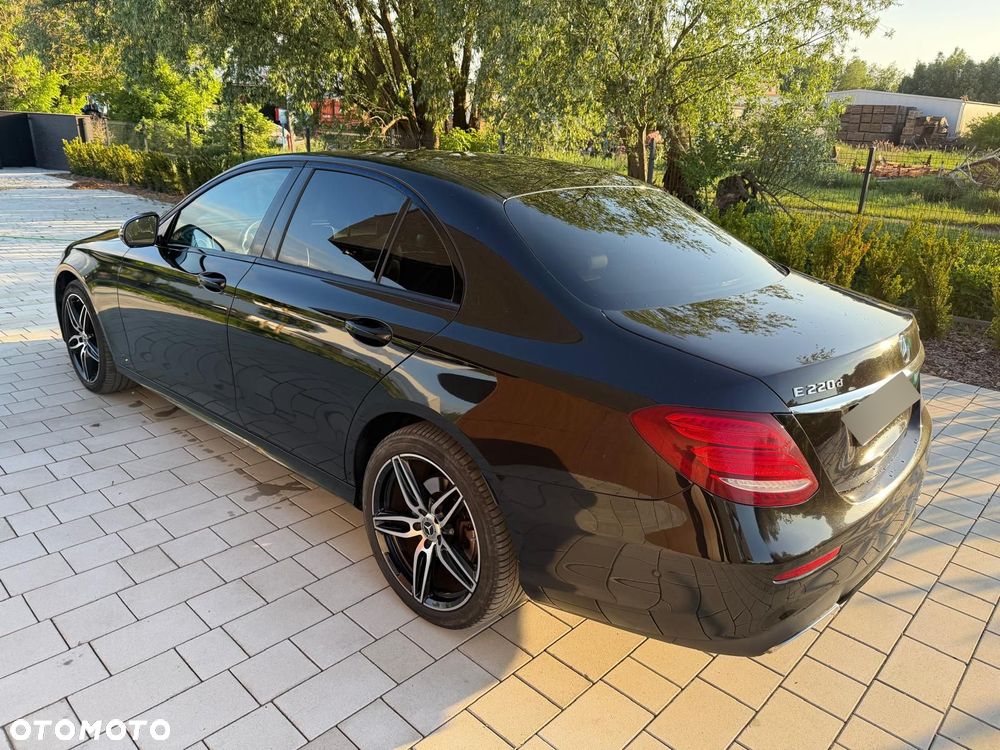 Mercedes-Benz Klasa E 220 d 4-Matic 9G-TRONIC - 8
