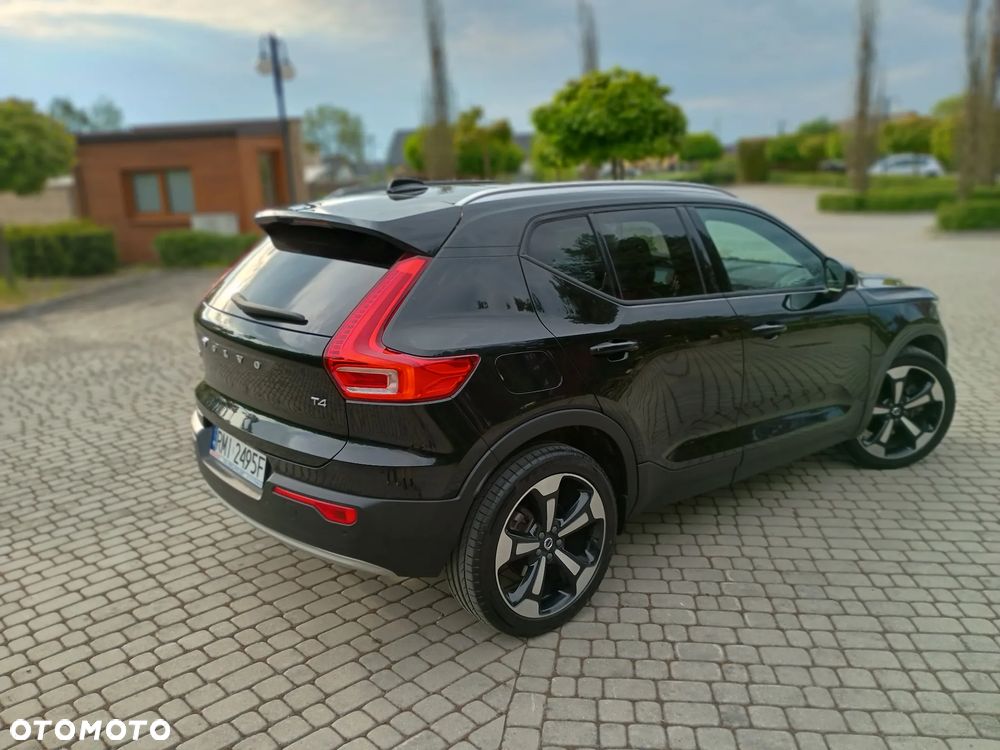 Volvo XC 40 T4 Geartronic Momentum - 37