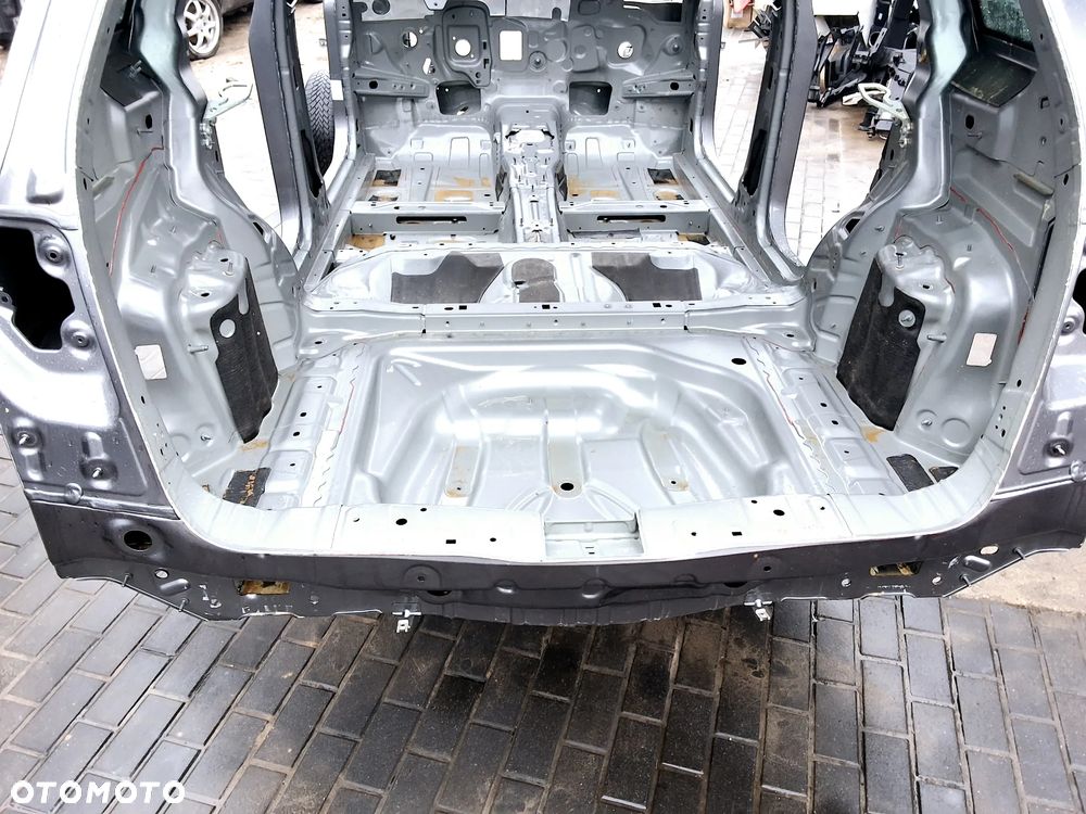 MERCEDES B-KLASA W246 SPRZEDAM KAROSERIĘ EUROPA Z DOKUMĘTAMI W KOLOR 787 W ORYGINALE Z 2013 ROKU - 6
