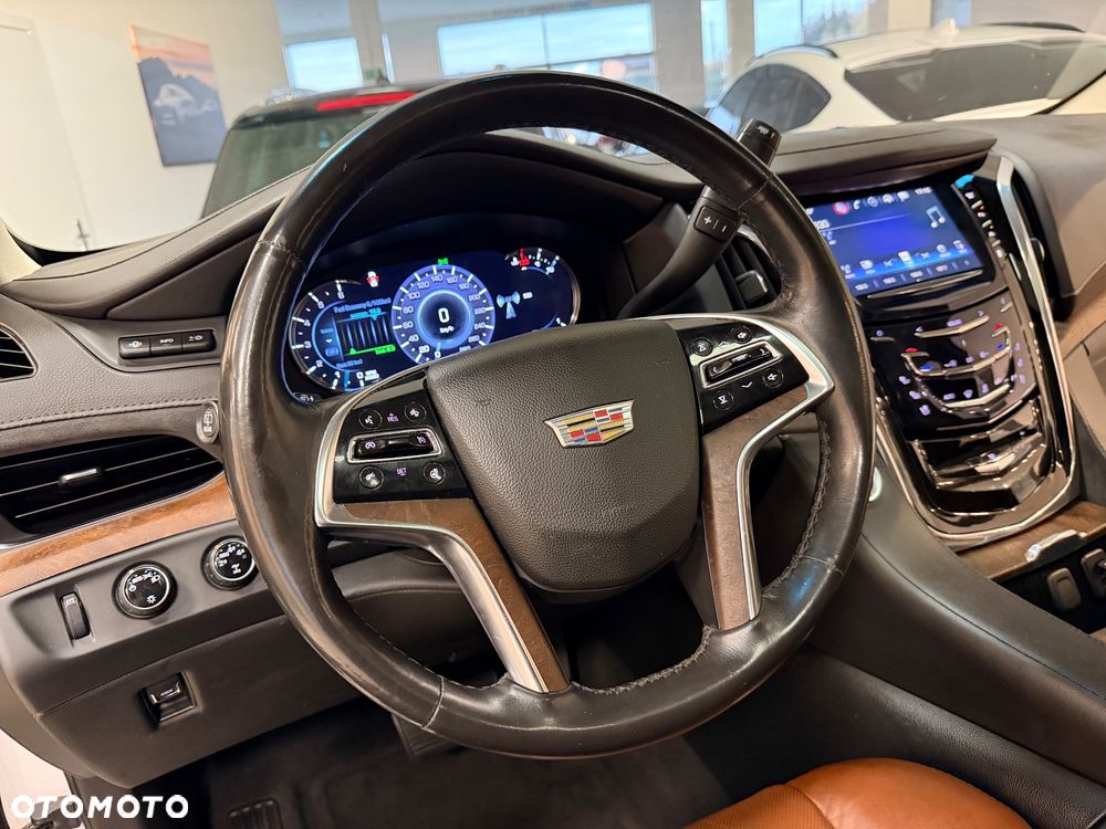 Cadillac Escalade - 26