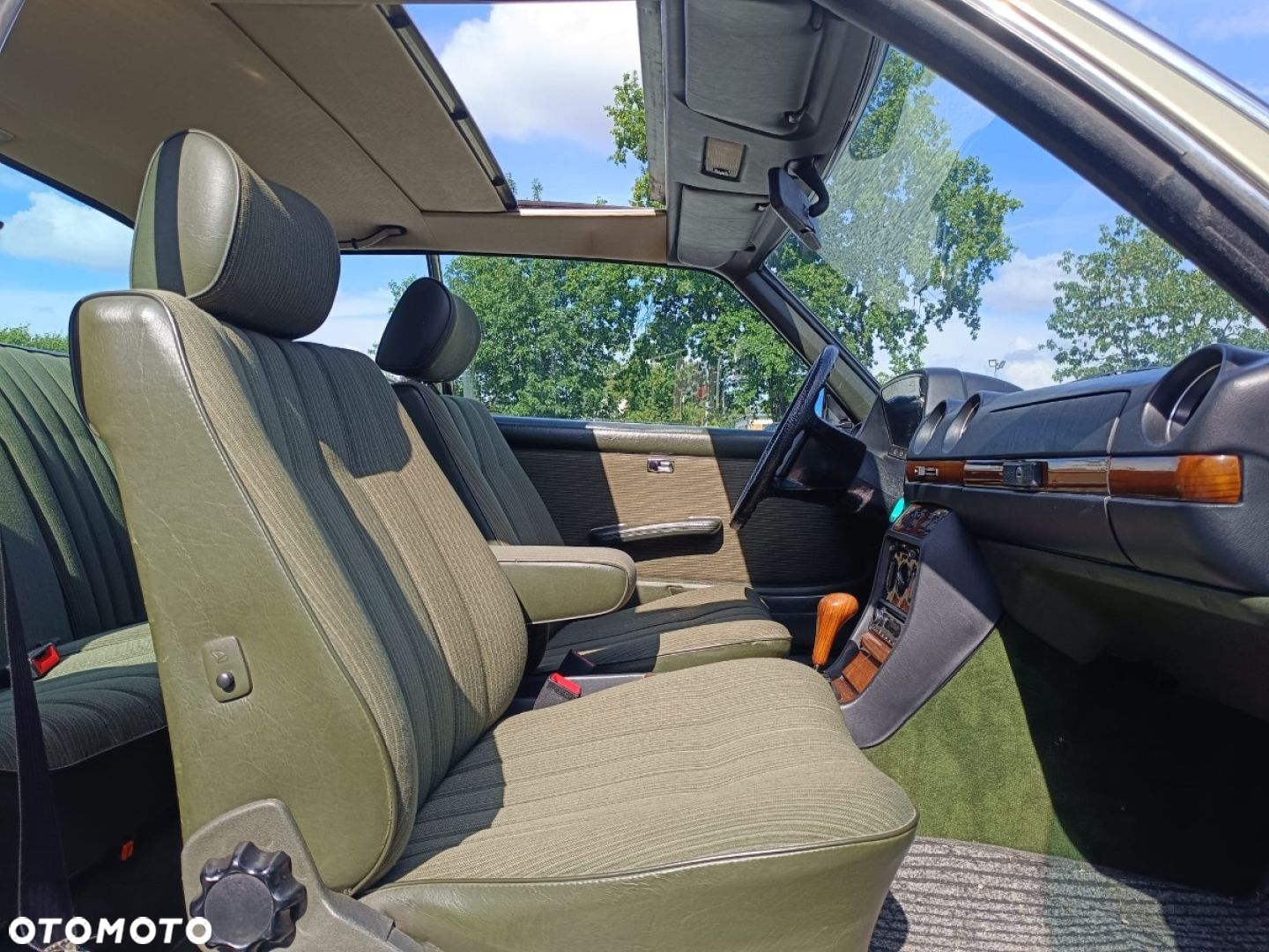 Mercedes-Benz W123 - 30