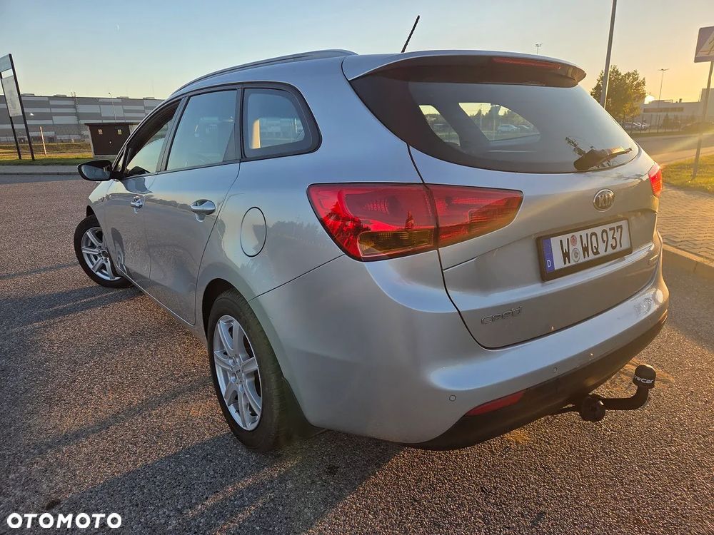 Kia Ceed - 8