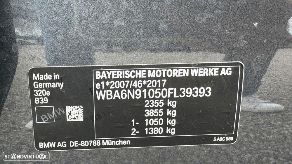 BMW 320 e Pack Desportivo M Auto - 39