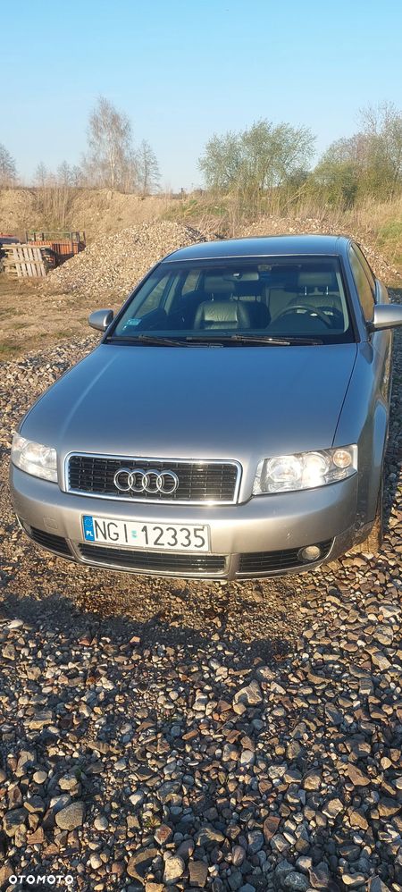 Audi A4 Limousine - 1