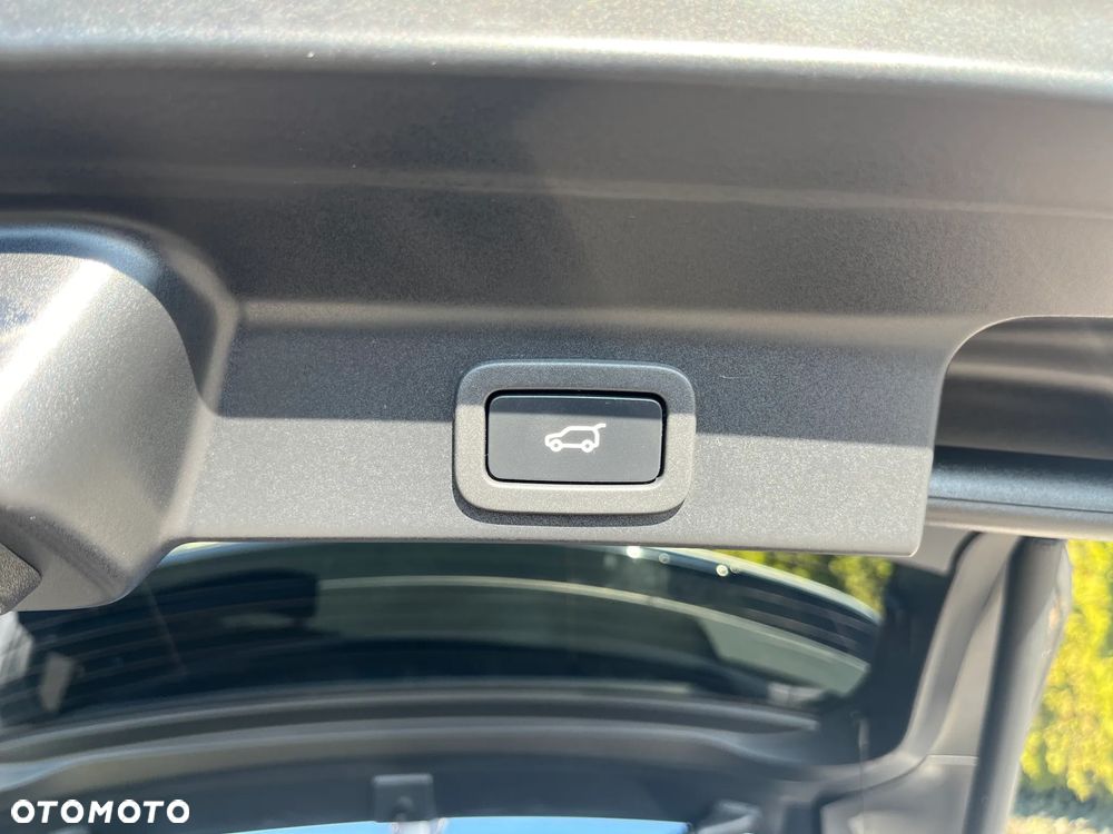 Jaguar F-Pace 20d Portfolio - 17