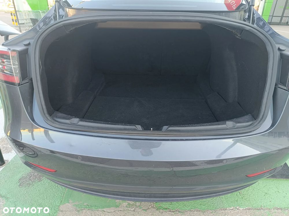 Tesla Model 3 - 24
