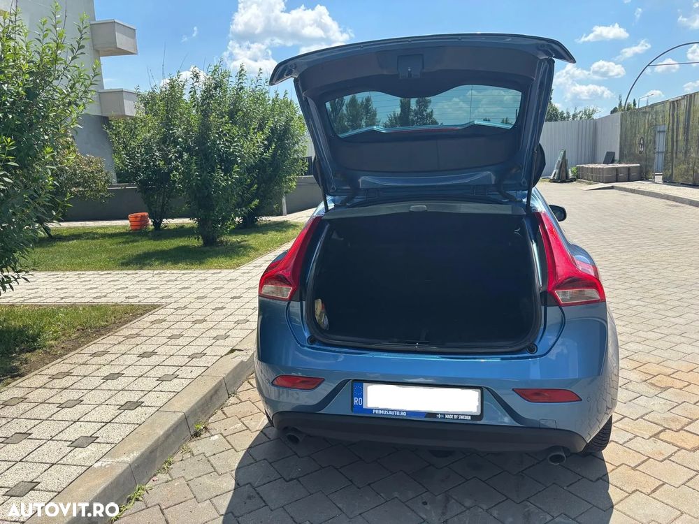 Volvo V40 T4 Powershift Momentum - 9