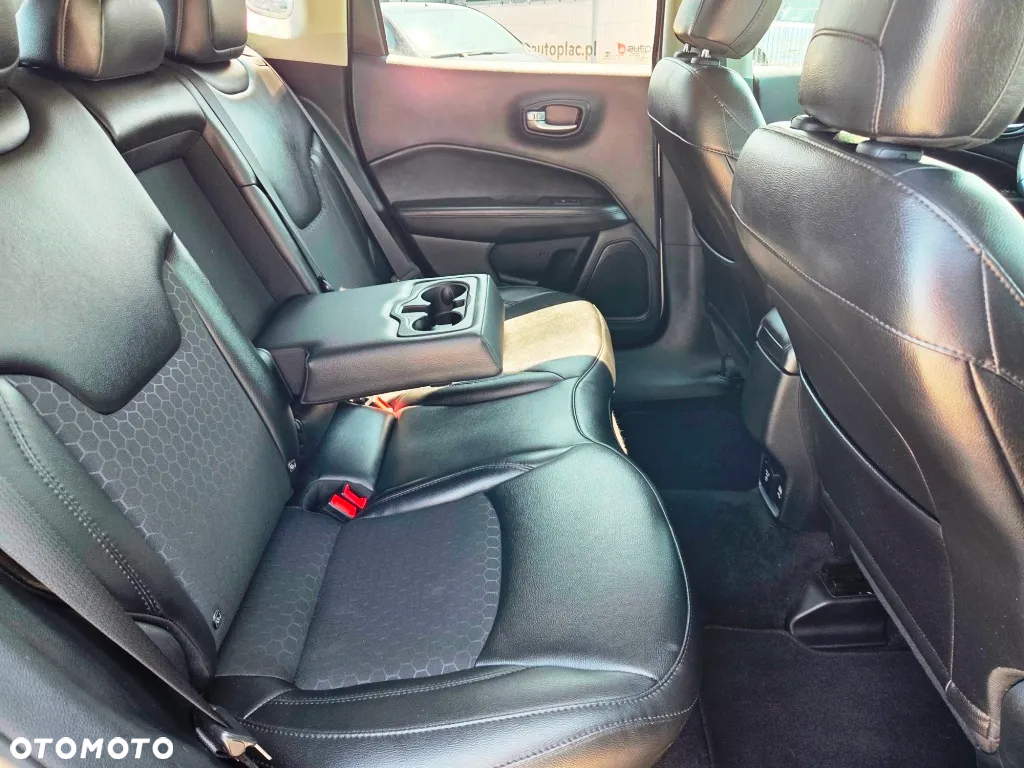 Jeep Compass 1.4 MultiAir Longitude - 29