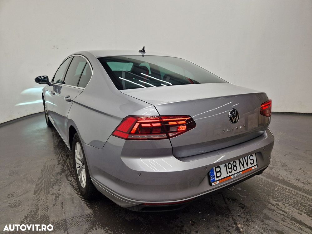 Volkswagen Passat 1.5 TSI ACT DSG Comfortline - 2