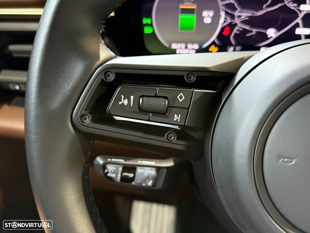 Porsche Macan Electric 4 - 41