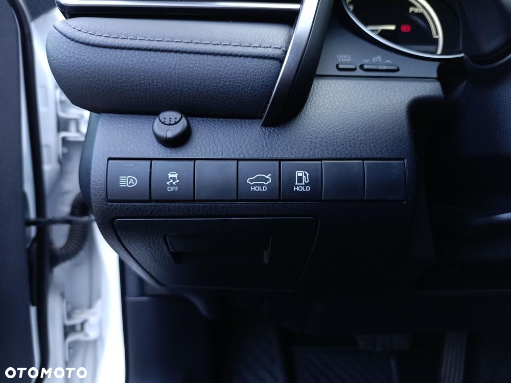 Toyota Camry 2.5 Hybrid Comfort CVT - 14