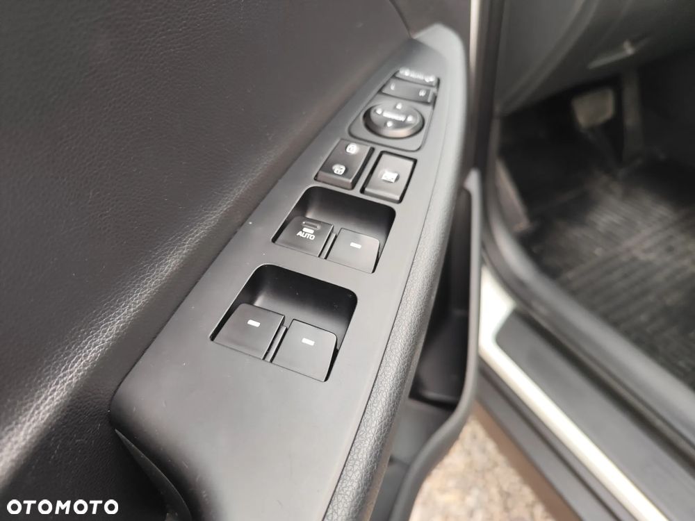 Hyundai Tucson blue 1.7 CRDi 2WD DCT Premium - 25