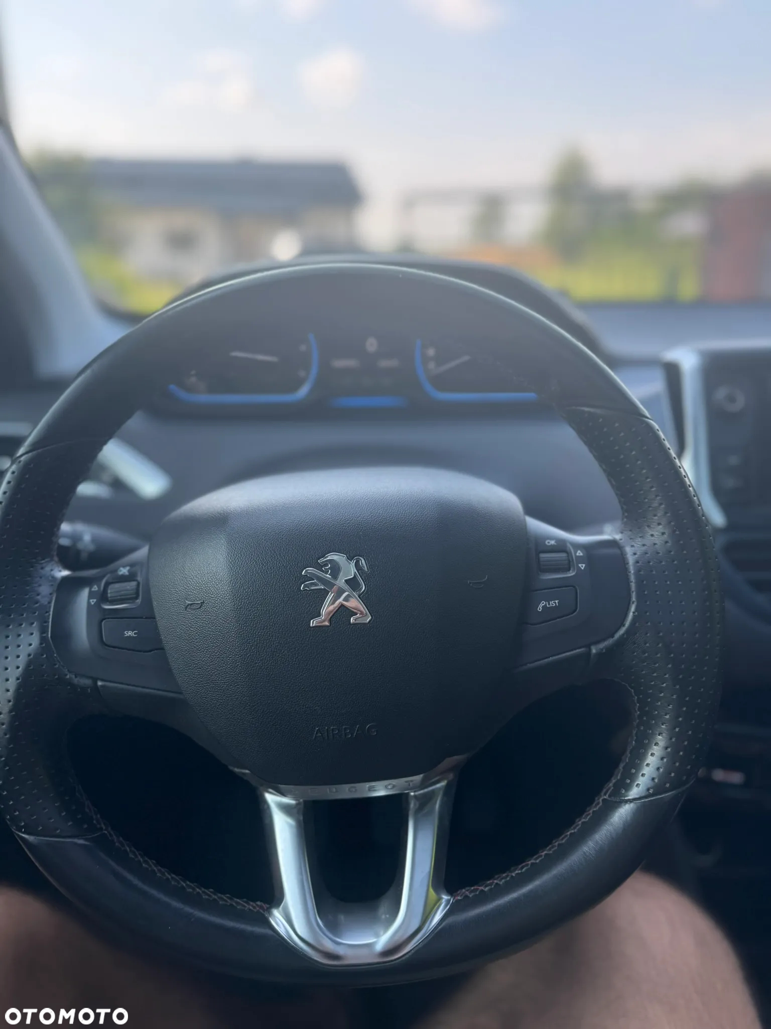 Peugeot 2008 1.6 e-HDi Allure S&S - 11