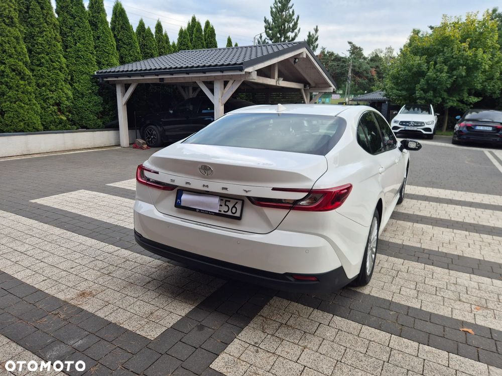 Toyota Camry - 16