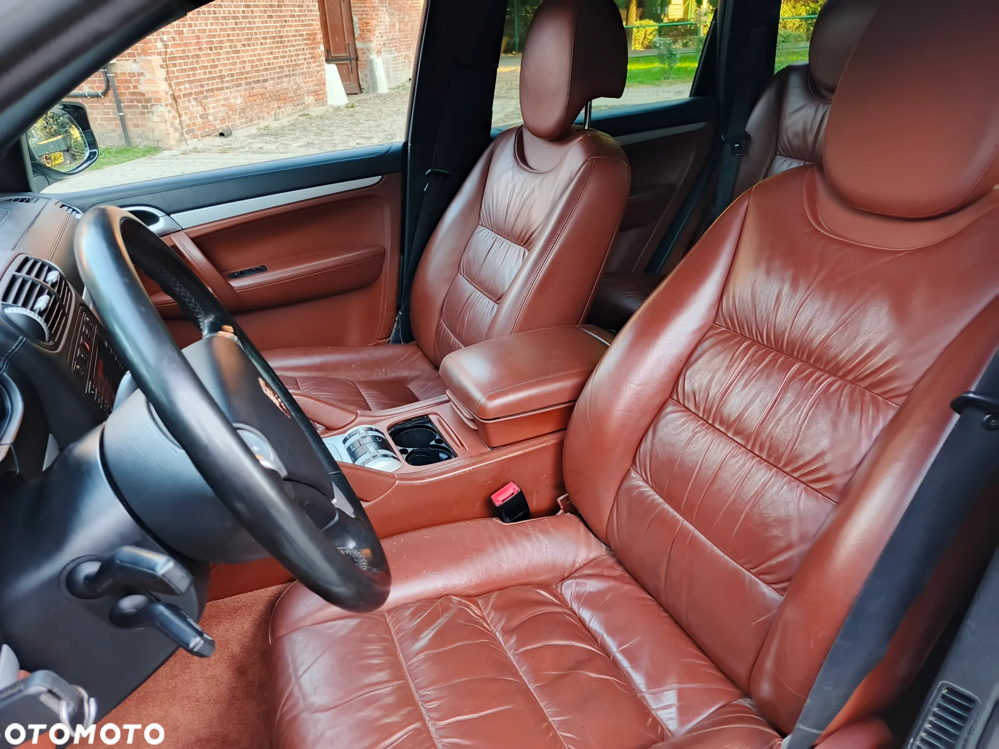 Porsche Cayenne - 22