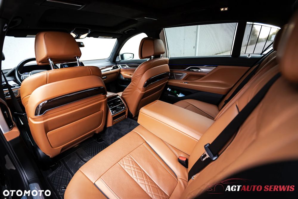 BMW Seria 7 750Li xDrive - 29