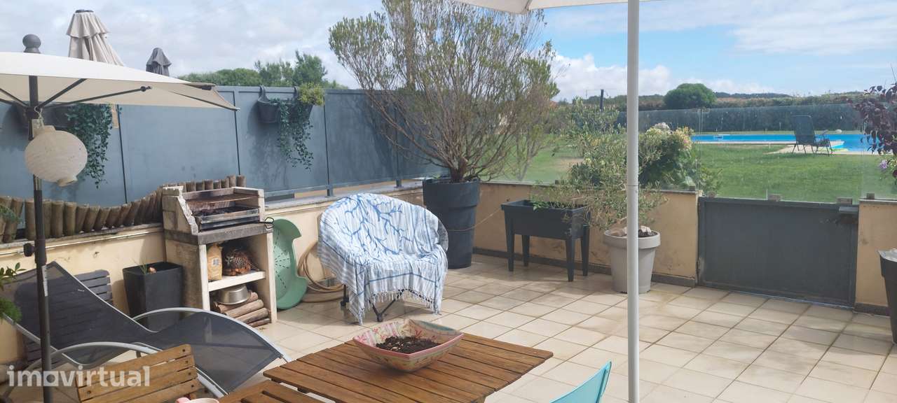 Moradia T4 Inserida em Condomínio Fechado com Jardim e Piscina - Grande imagem: 5/16