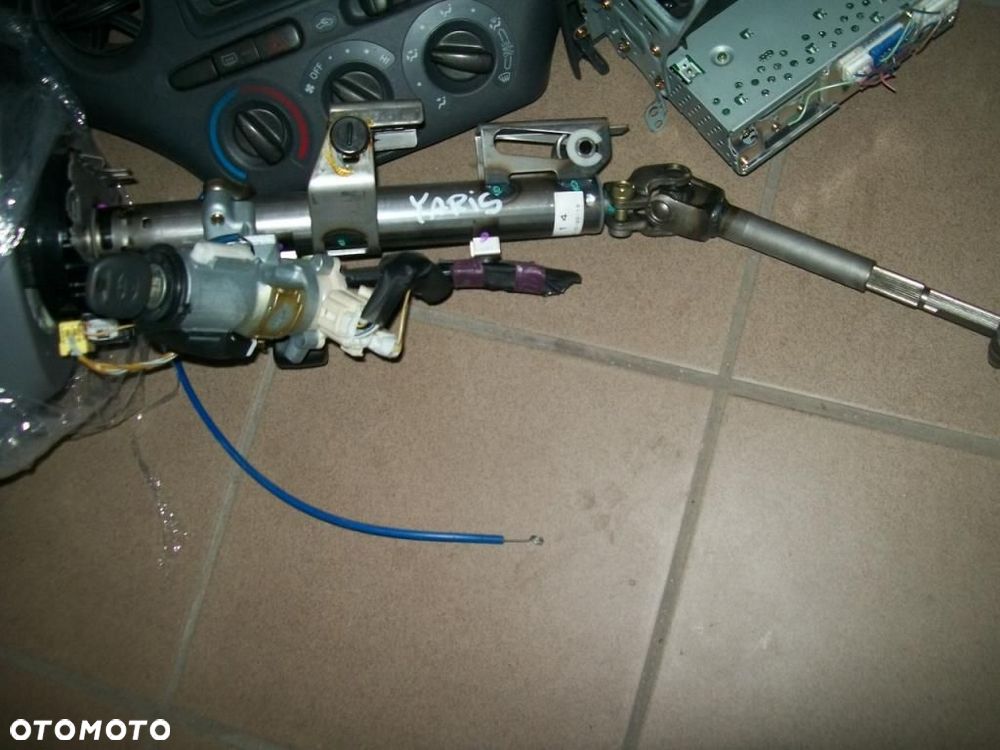 Kolumna kierownicza Toyota Yaris - 1