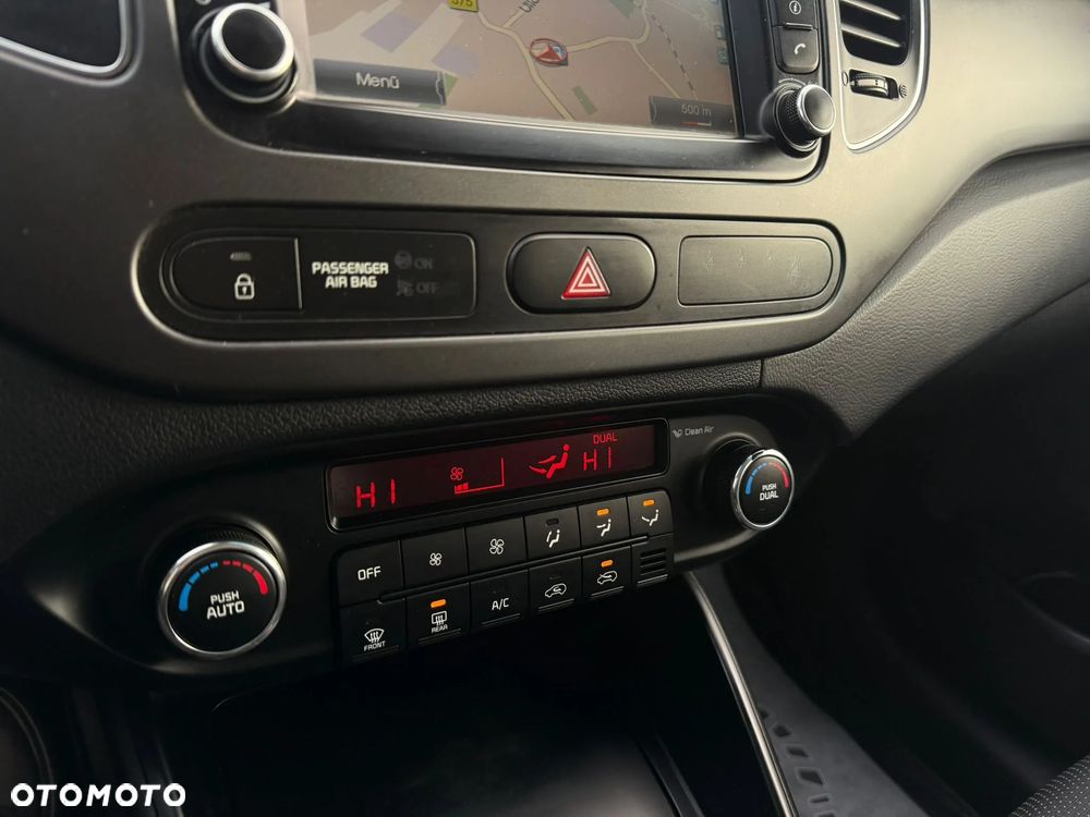 Kia Carens 1.7 CRDi 115 Dream Team Edition - 38