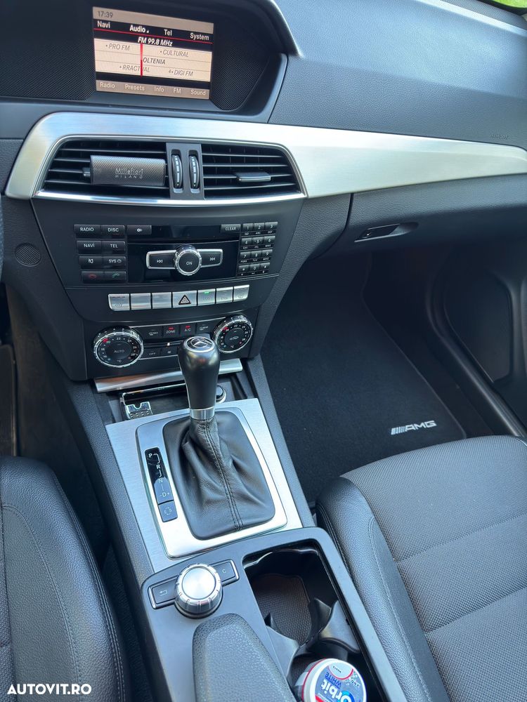 Mercedes-Benz C - 8