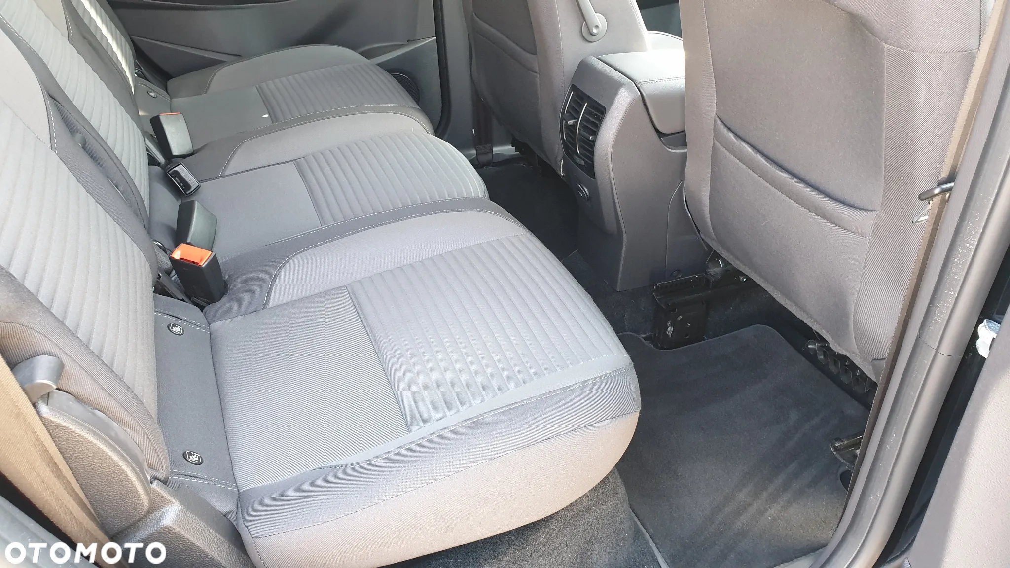 Ford C-MAX 2.0 TDCi Titanium ASS - 14
