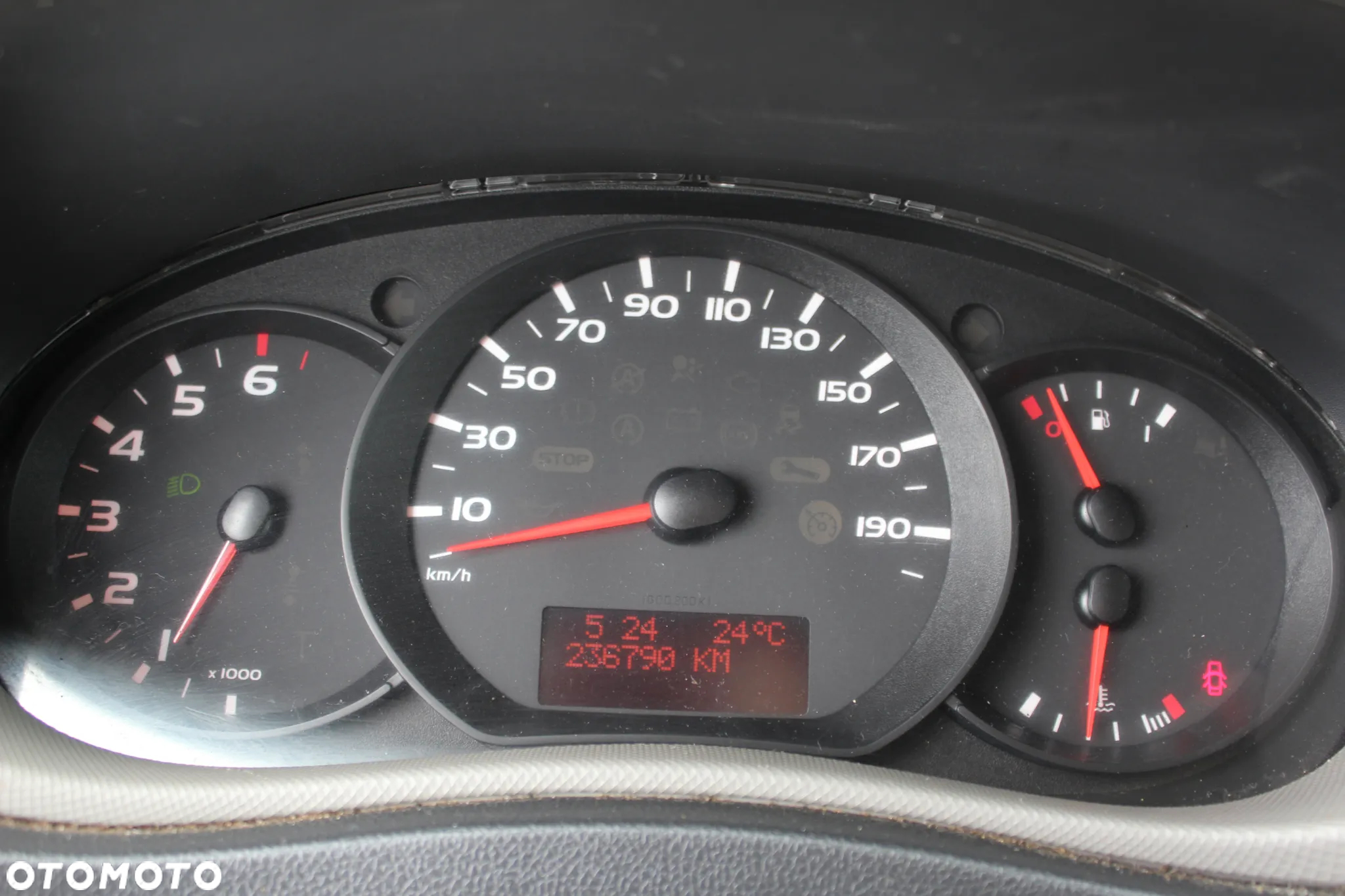 Nissan NV400 - 14
