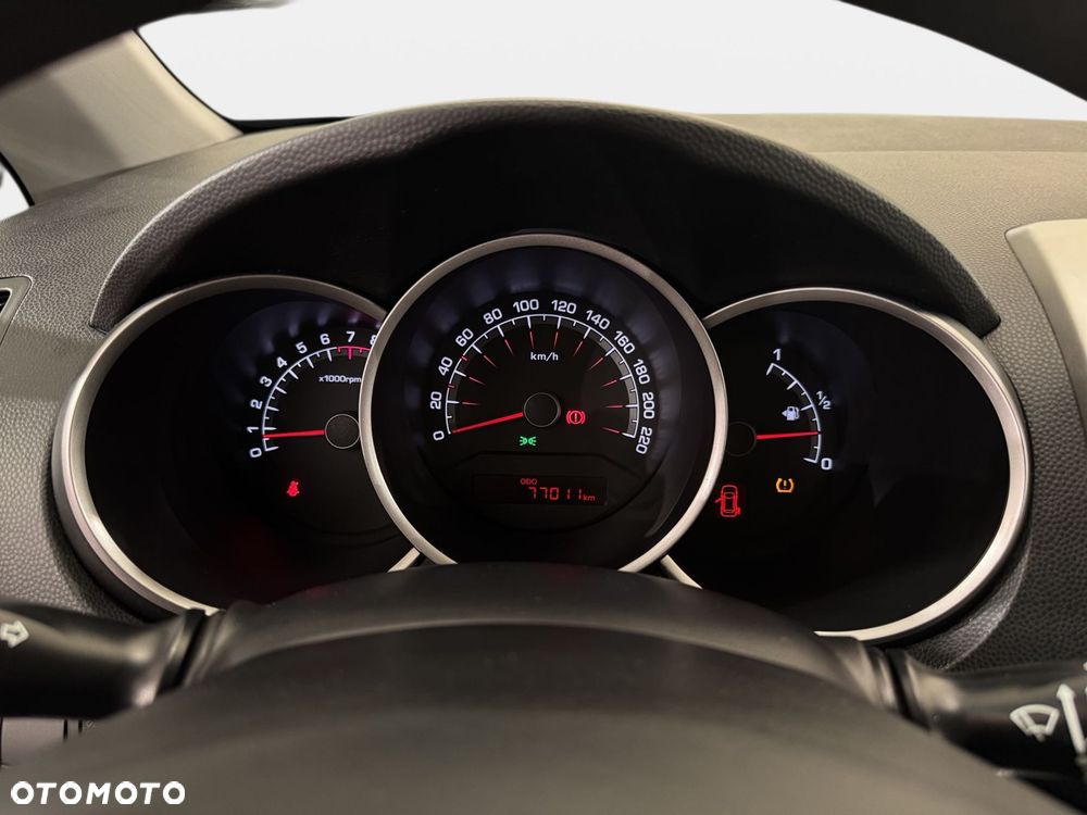 Kia Venga - 14