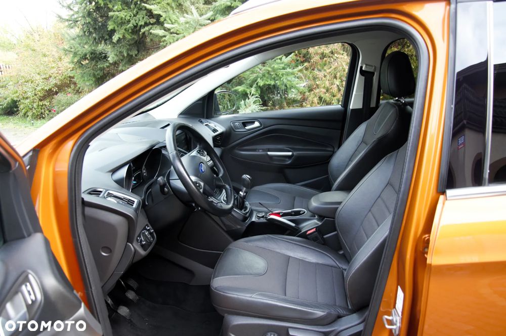 Ford Kuga 2.0 TDCi 2x4 Titanium - 19