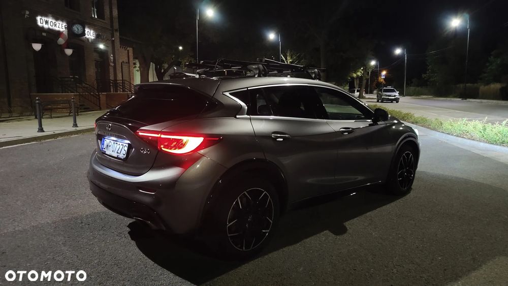 Infiniti Q30 1.5d DCT Premium City Black - 9