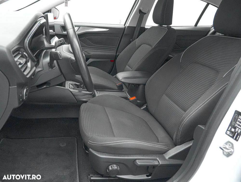 FORD Focus 2023 — imagine 13