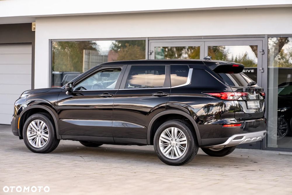 Mitsubishi Outlander - 16